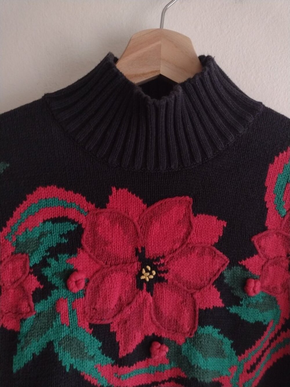 Vintage 90s Holiday Sweater L Pretty Bold Poinsettia Picone Sport Mock Neck - Picture 9 of 10